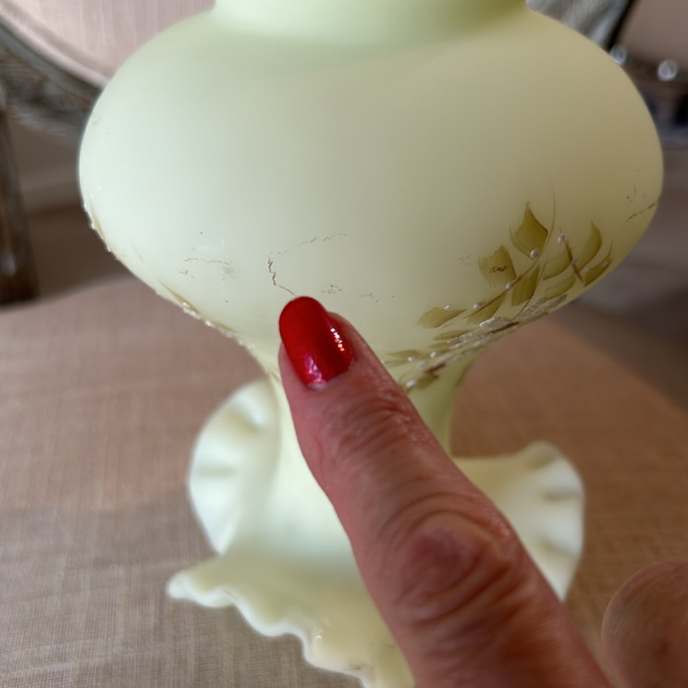Vintage Fenton Ruffled Hand painted Vase - Picture 6 of 10